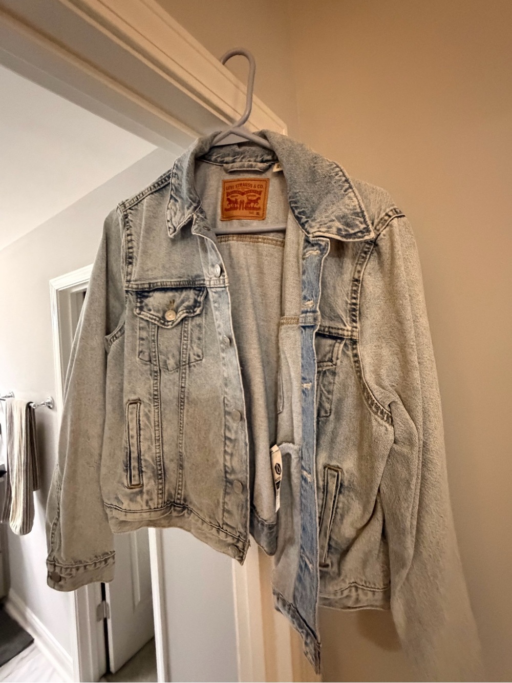 Levi's Light Wash Denim Jacket - Pale Blue
